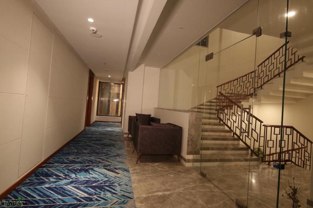 The Central View Faridabad Exteriör bild